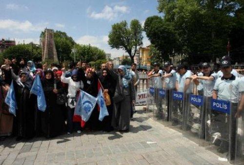 Ayasofya'da öğle namazı - Resim 14