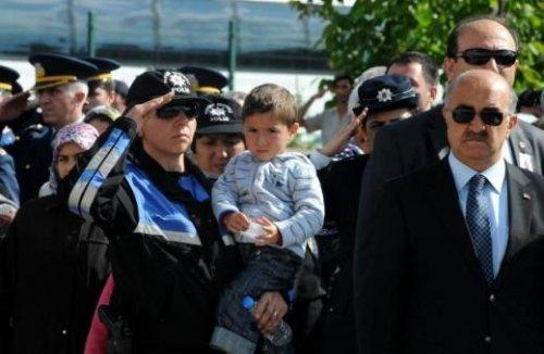Şehit polis Ahmet Geben'e Kayseri'de hüzünlü tören - Resim 10