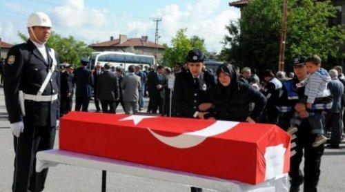 Şehit polis Ahmet Geben'e Kayseri'de hüzünlü tören - Resim 2