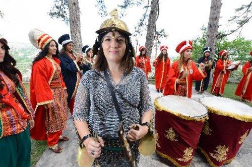 Dünyanın ilk kadın mehteran takımı