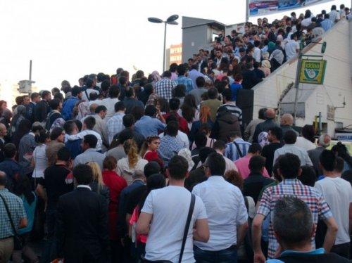 İstanbul Şirinevler'de üst geçit skandalı