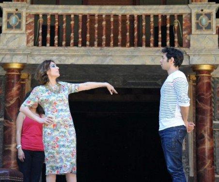 Antonius ile Kleopatra İngiltere'de Türkçe sahnelendi