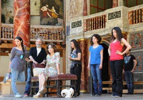 Antonius ile Kleopatra İngiltere'de Türkçe sahnelendi