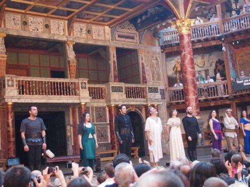 Antonius ile Kleopatra İngiltere'de Türkçe sahnelendi