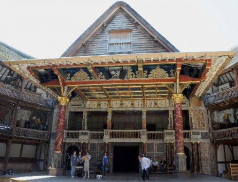 Antonius ile Kleopatra İngiltere'de Türkçe sahnelendi