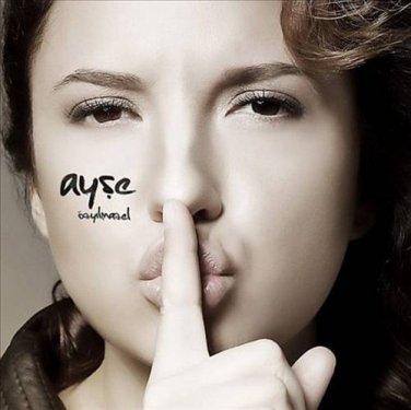 Ayşe Özyılmazel'den mayolu fotoğraflar