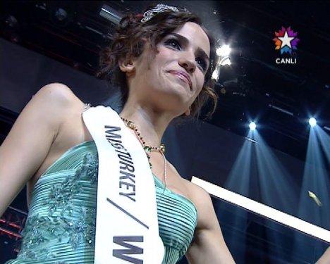 Miss Turkey 2012 güzeli Açelya Samyeli Danoğlu