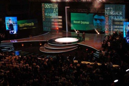 Türkçe Olimpiyatları finaline ünlü akını