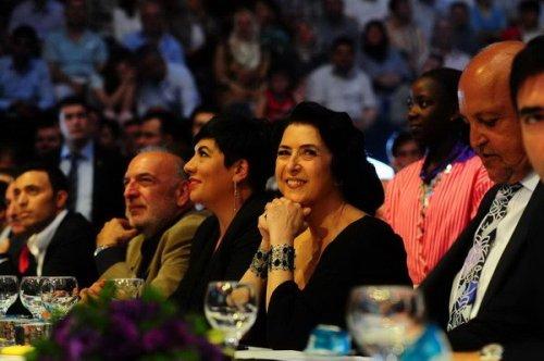 Türkçe Olimpiyatları finaline ünlü akını