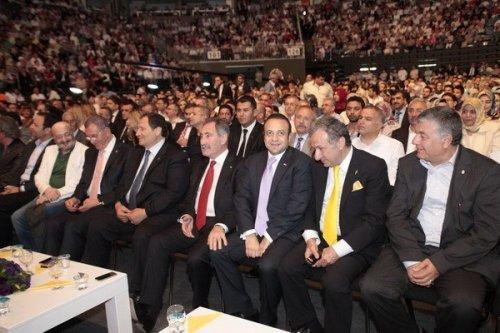 Türkçe Olimpiyatları finaline ünlü akını