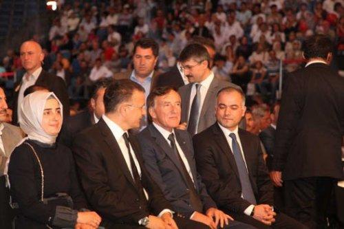 Türkçe Olimpiyatları finaline ünlü akını