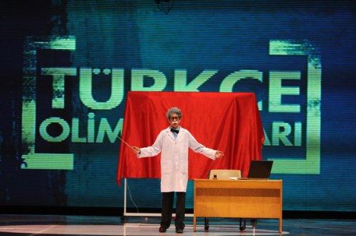 Türkçe Olimpiyatları finaline ünlü akını