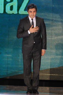 Türkçe Olimpiyatları finaline ünlü akını