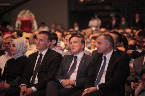 Türkçe Olimpiyatları finaline ünlü akını