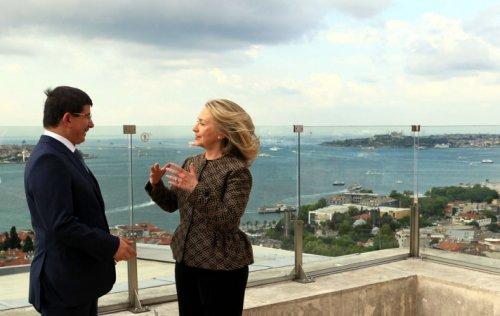 Clinton ile Davutoğlu görüşmesi