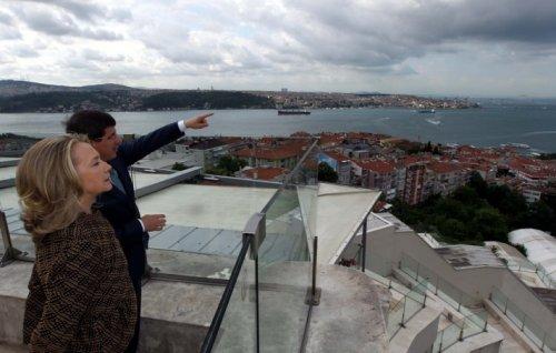 Clinton ile Davutoğlu görüşmesi