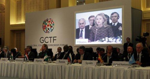 Clinton ile Davutoğlu görüşmesi