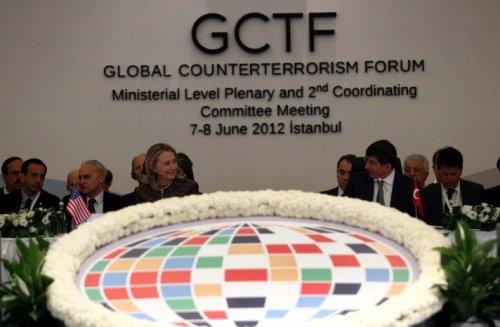 Clinton ile Davutoğlu görüşmesi