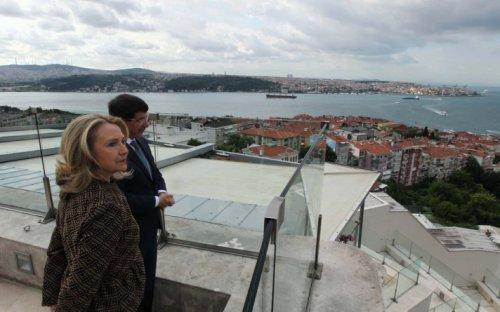 Clinton ile Davutoğlu görüşmesi