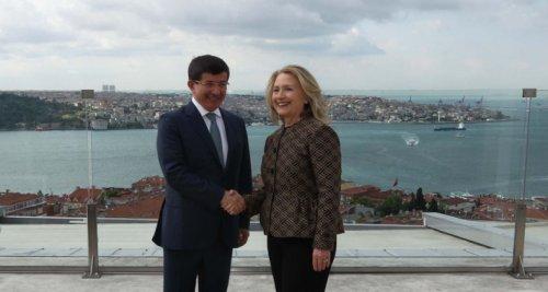 Clinton ile Davutoğlu görüşmesi