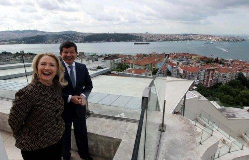 Clinton ile Davutoğlu görüşmesi
