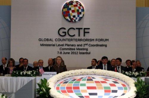 Clinton ile Davutoğlu görüşmesi