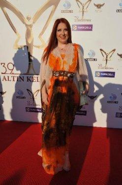 Altın Kelebek'e damga vuran bacak dekoltesi