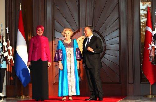 Gül'den Kraliçe Beatrix onuruna yemek