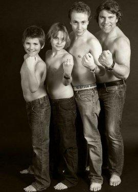 Utandıran aile fotoğrafları