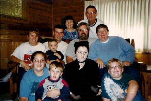 Utandıran aile fotoğrafları