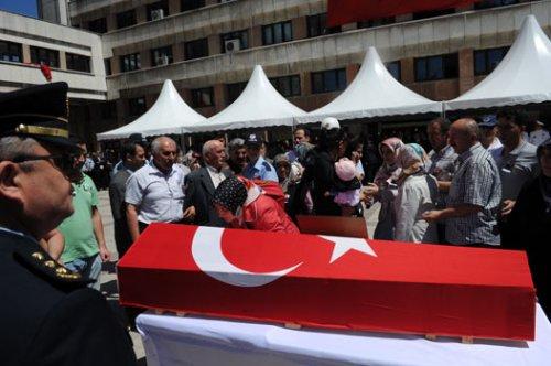 Şehit polise son veda