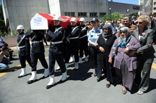Şehit polise son veda