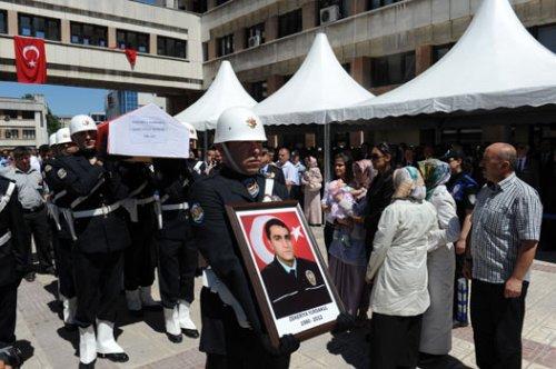 Şehit polise son veda