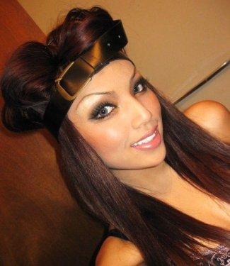 Makyajla benzeyemeyeceği ünlü yok