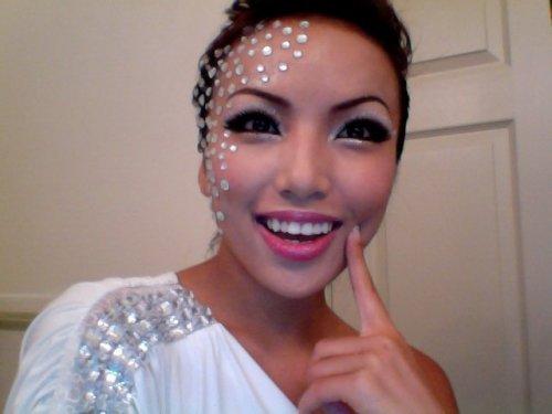 Makyajla benzeyemeyeceği ünlü yok