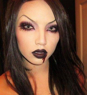 Makyajla benzeyemeyeceği ünlü yok