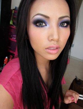 Makyajla benzeyemeyeceği ünlü yok