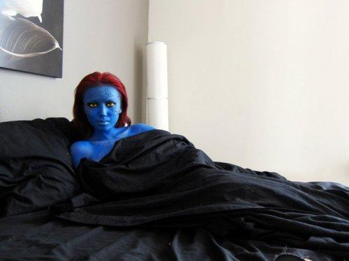 Makyajla benzeyemeyeceği ünlü yok