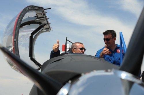 Erdoğan, Hürkuş'tan dünyaya mesaj verdi