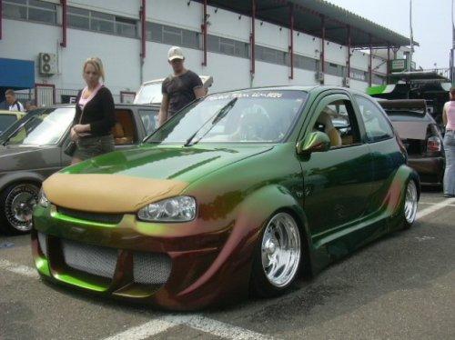 Modifiyeli otomobil çılgınlığı