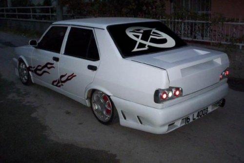 Modifiyeli otomobil çılgınlığı