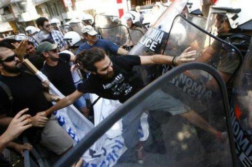 Selanik'te Bahçeli'ye protesto