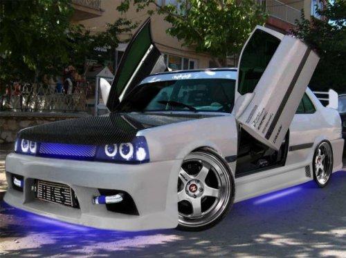 Modifiyeli otomobil çılgınlığı