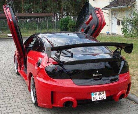 Modifiyeli otomobil çılgınlığı