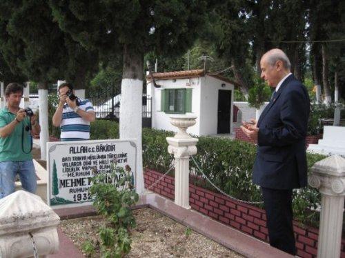 Selanik'te Bahçeli'ye protesto