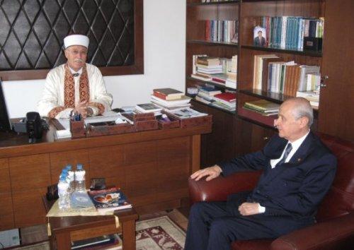 Selanik'te Bahçeli'ye protesto