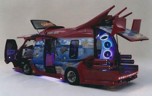 Modifiyeli otomobil çılgınlığı