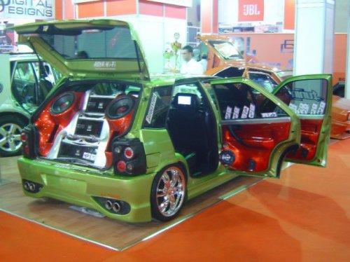 Modifiyeli otomobil çılgınlığı