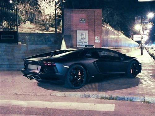 Ünlü futbolcuların otomobilleri