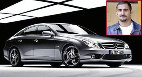 Ünlü futbolcuların otomobilleri